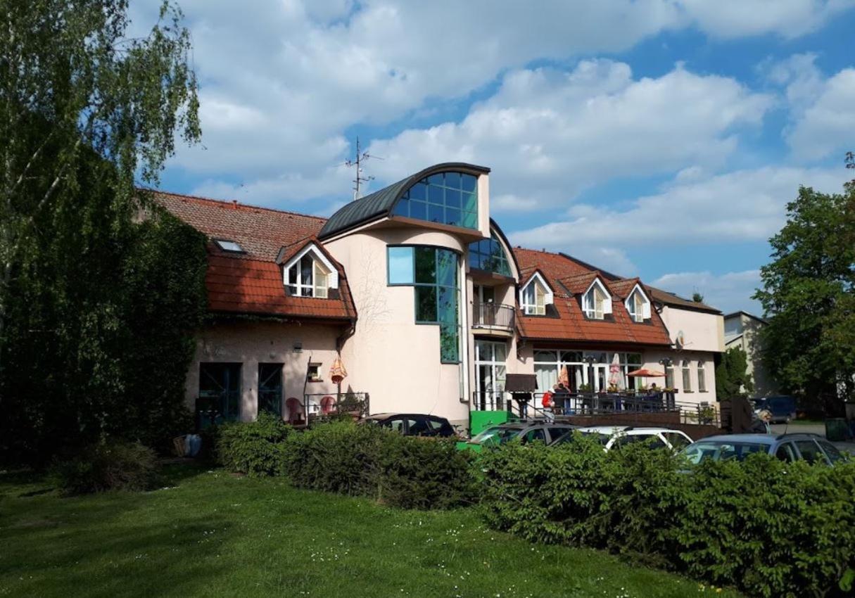 Hotel Colchi Uničov المظهر الخارجي الصورة